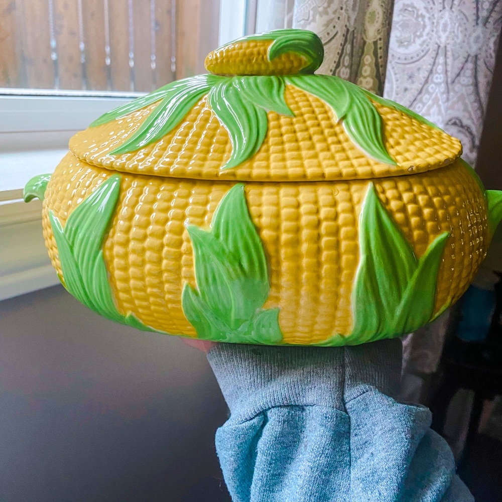 1940s vintage casserole dish
